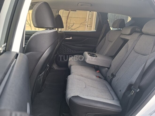 Hyundai Santa Fe-11