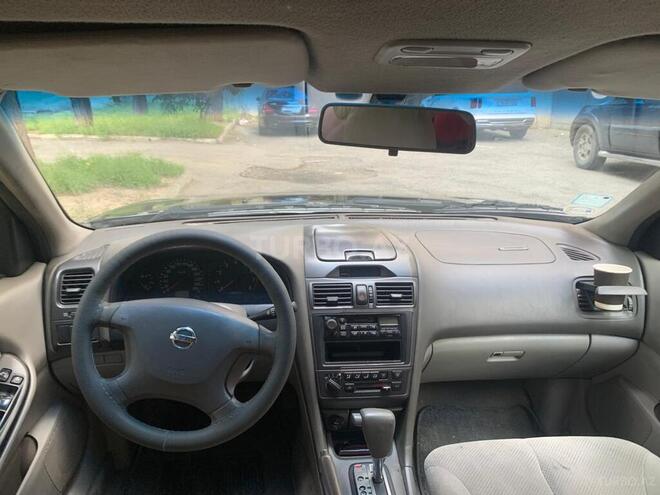 Nissan Maxima-7