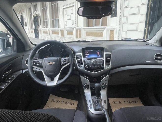 Chevrolet Cruze-11
