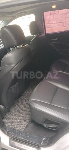 Hyundai Santa Fe-21