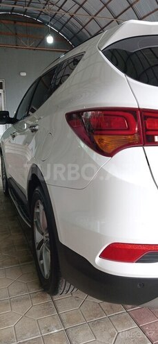 Hyundai Santa Fe-13