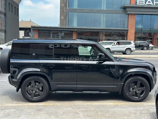 Land Rover Defender-6