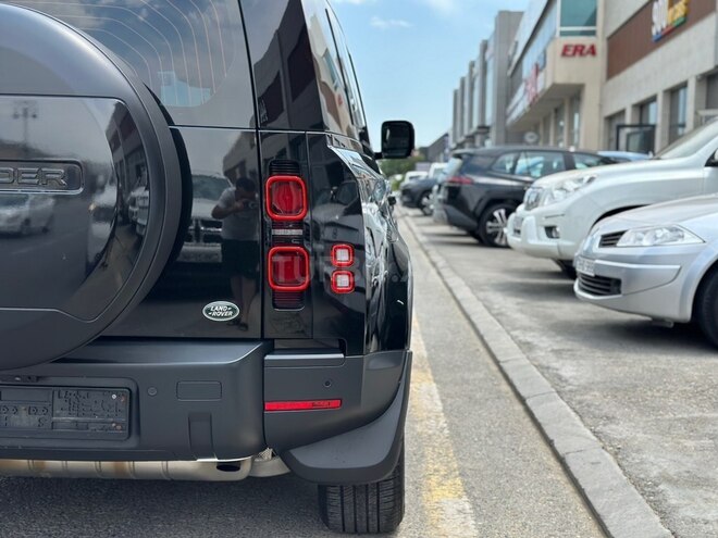 Land Rover Defender-12