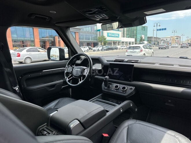 Land Rover Defender-23