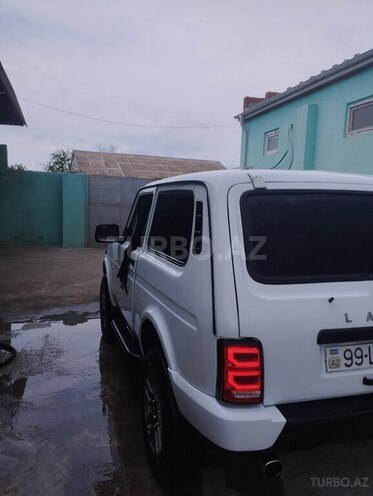 LADA (VAZ) Niva-18