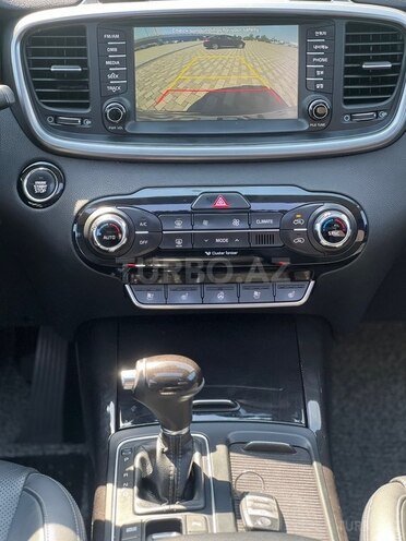 Kia Sorento-11