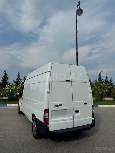 Ford Transit-3
