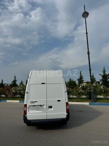 Ford Transit-4