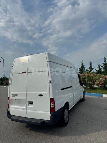 Ford Transit-5