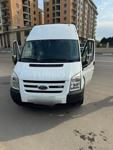 Ford Transit-7