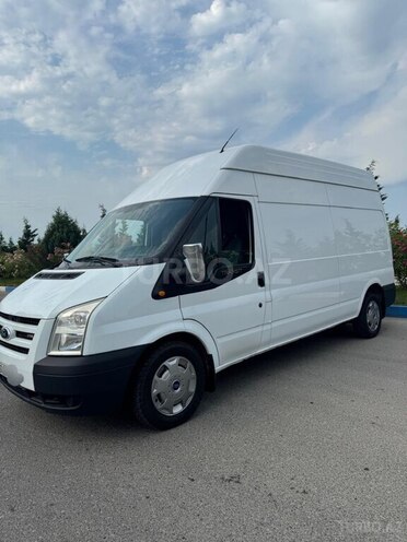 Ford Transit-9