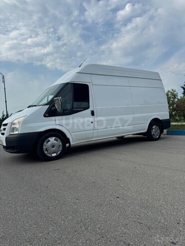 Ford Transit-12