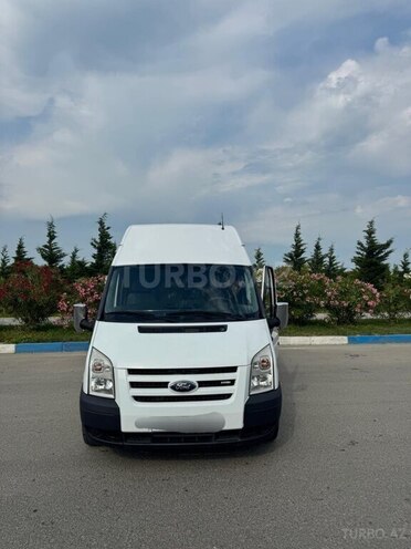 Ford Transit-10