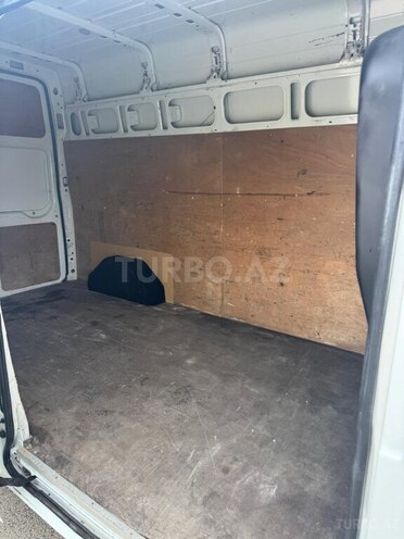 Ford Transit-16