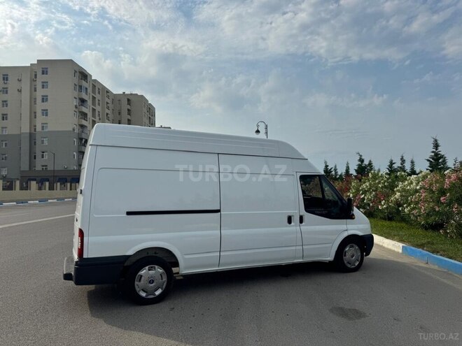 Ford Transit-18