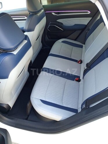 Geely Emgrand-10