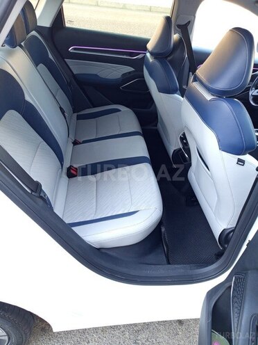 Geely Emgrand-5