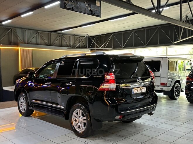 Toyota Land Cruiser Prado-8
