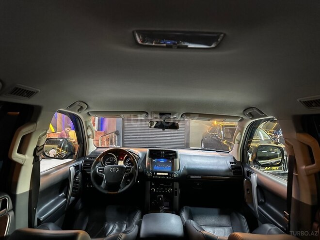 Toyota Land Cruiser Prado-19