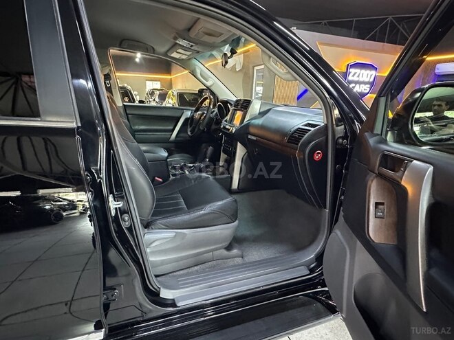 Toyota Land Cruiser Prado-17