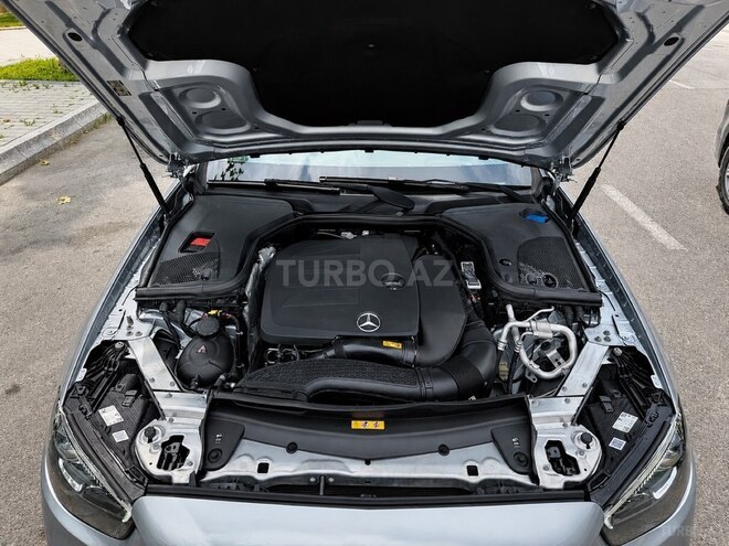 Mercedes E 350-13