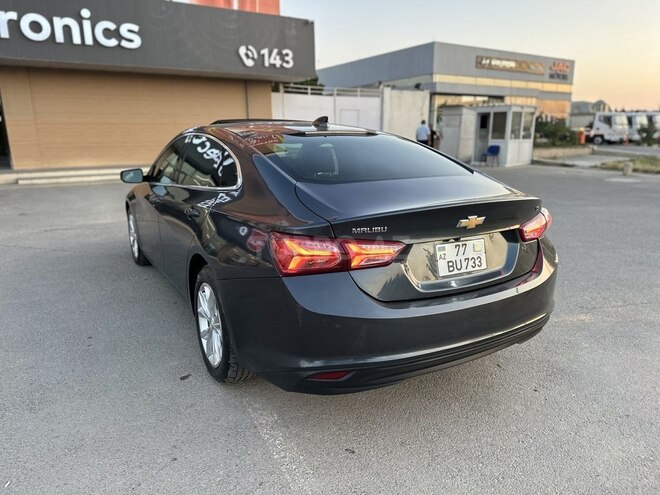 Chevrolet Malibu-9