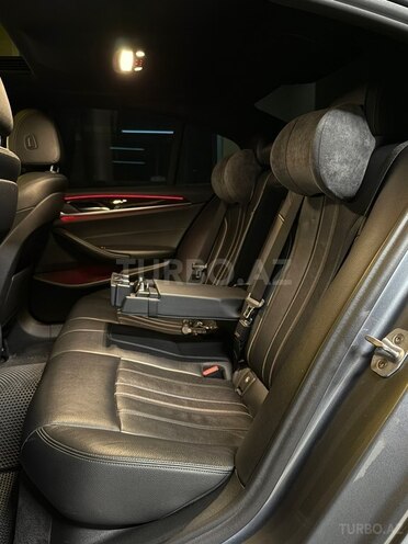 BMW 530-11