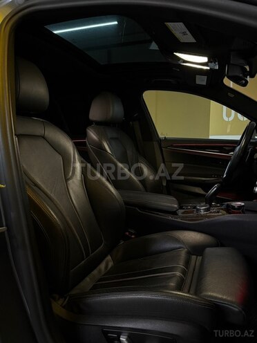 BMW 530-12