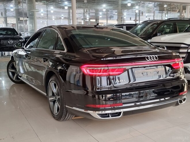 Audi A8-6