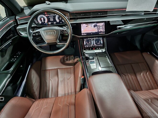 Audi A8-8