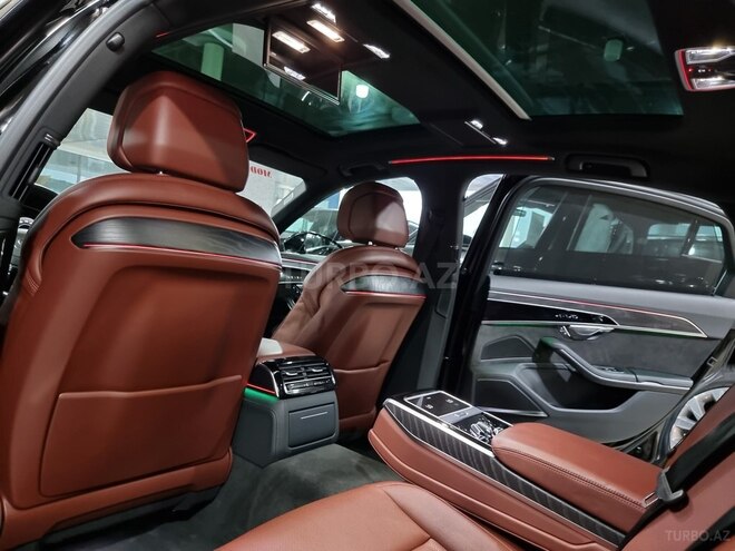 Audi A8-17