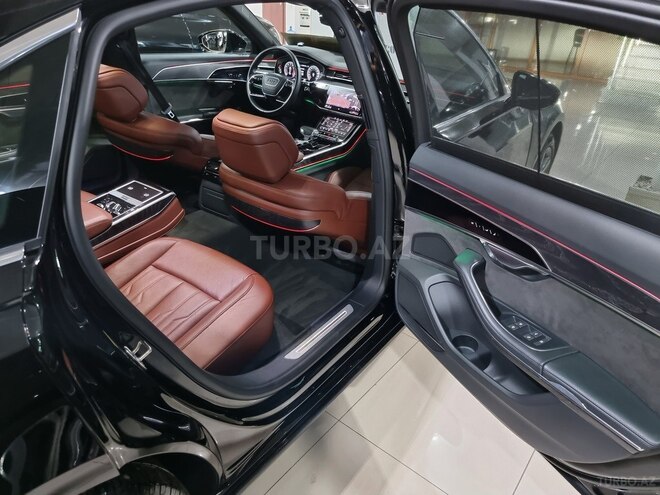 Audi A8-15