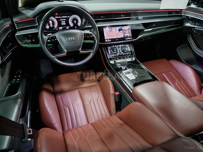 Audi A8-9