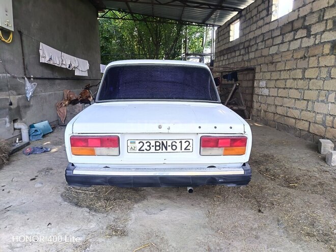 LADA (VAZ) 2107-2