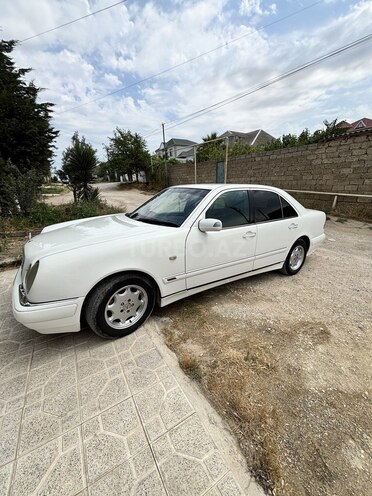 Mercedes E 230-2