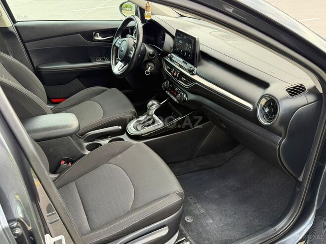 Kia Forte-14
