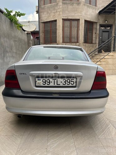 Opel Vectra-3