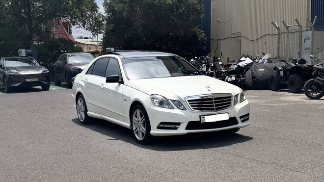 Mercedes E 250-1