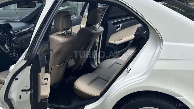 Mercedes E 250-12