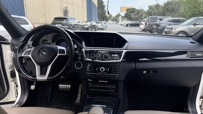 Mercedes E 250-10