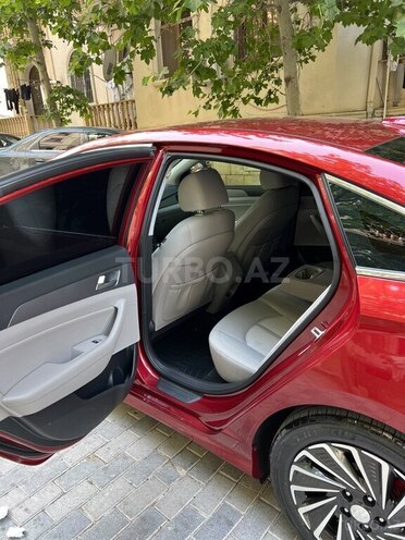 Hyundai Sonata-13