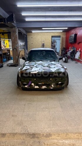 BMW 330-1