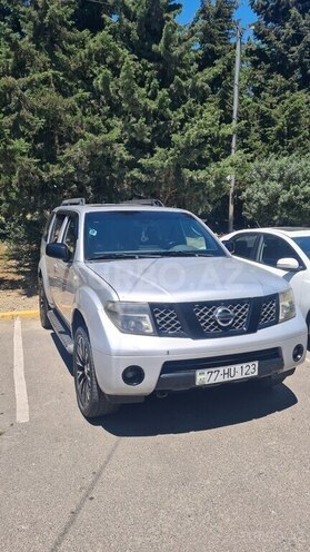 Nissan Pathfinder-1