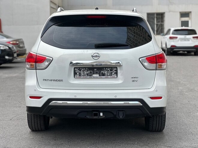 Nissan Pathfinder-2