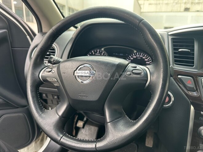 Nissan Pathfinder-8