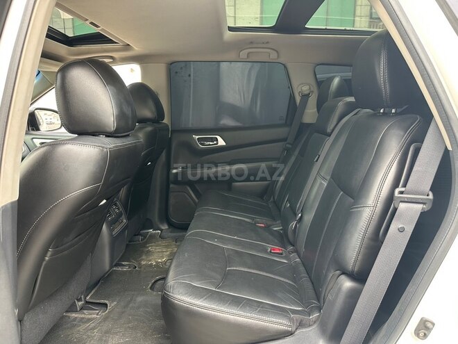 Nissan Pathfinder-11