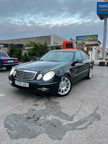 Mercedes E 220-1