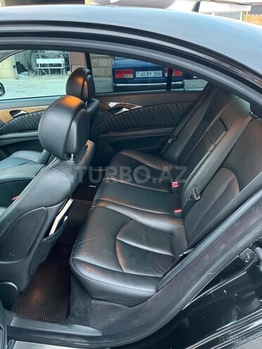 Mercedes E 220-10
