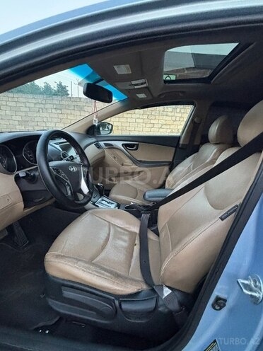 Hyundai Elantra-7