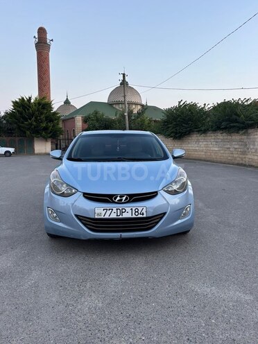 Hyundai Elantra-1